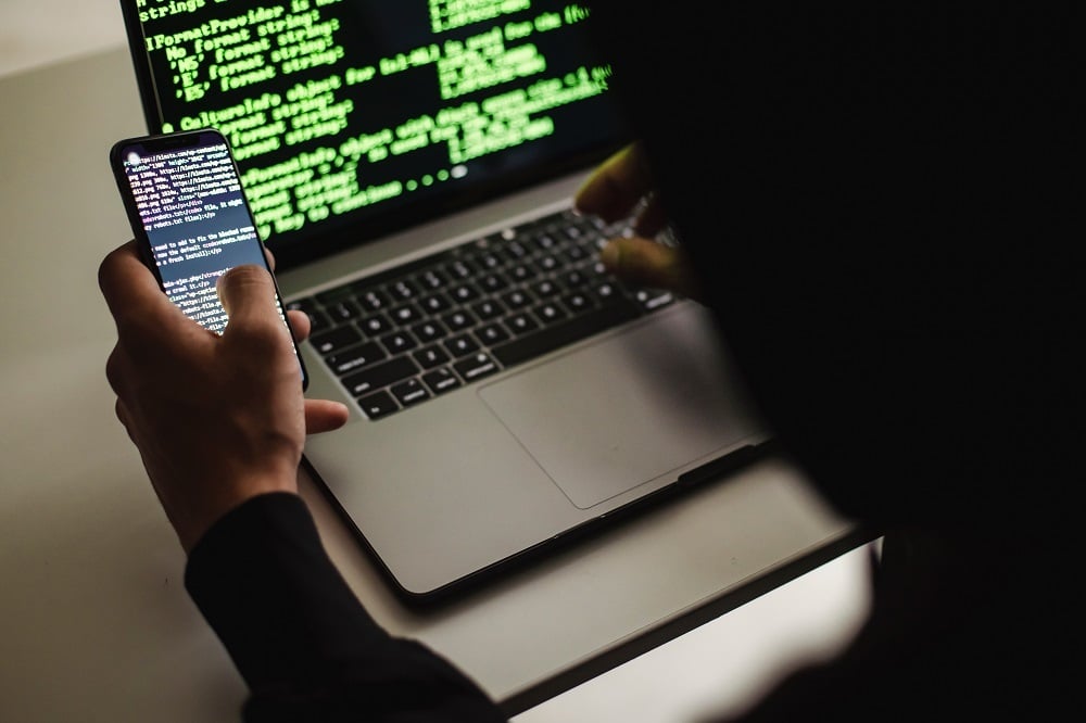 Ciberdelitos frecuentes en las empresas. Imagen de Sora Shimazaki en Pexels.